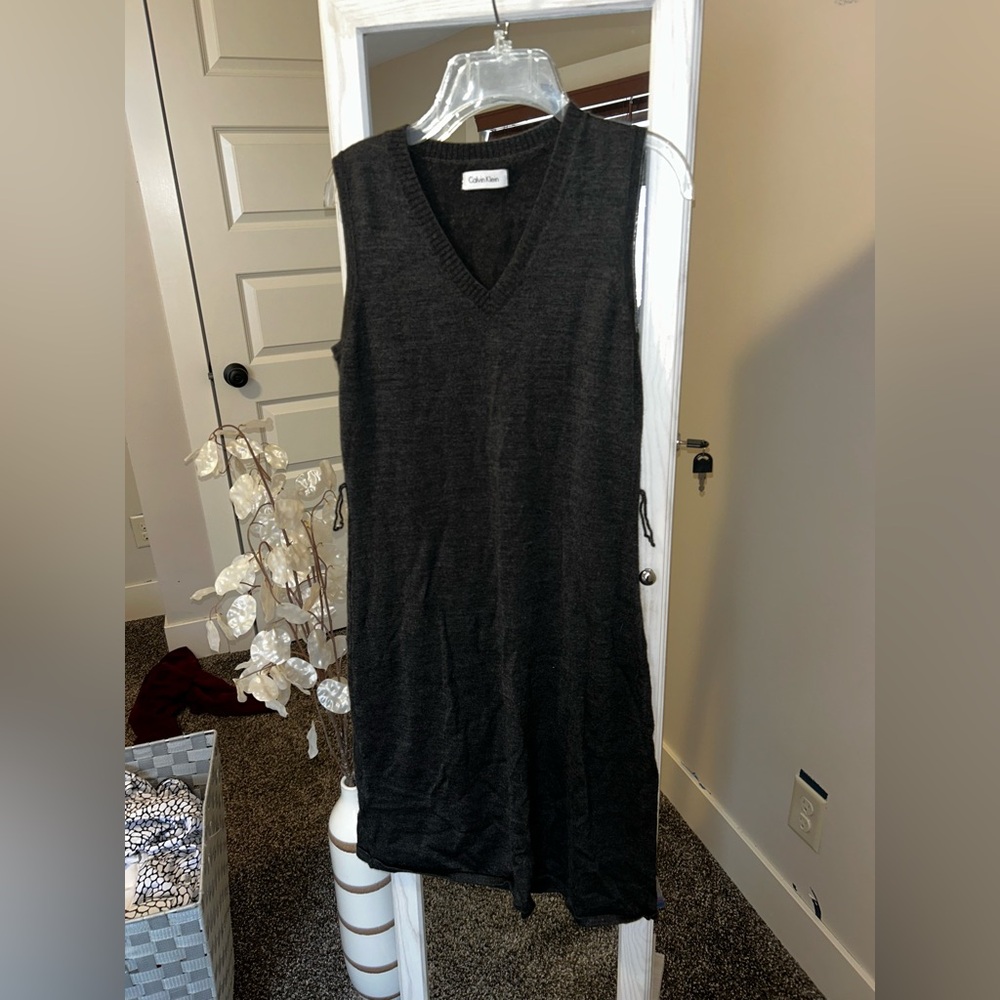 🩷Calvin Klein Charcoal V-Neck Sweater dress
